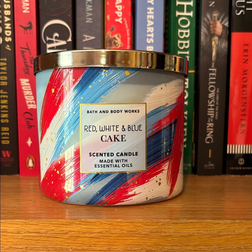 Bath & Body Works Festive Red, White & Blue Cake 3-Wick Candle